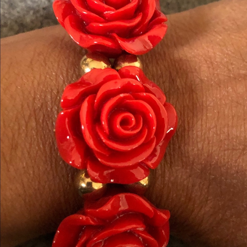 Pretty roses bracelet
